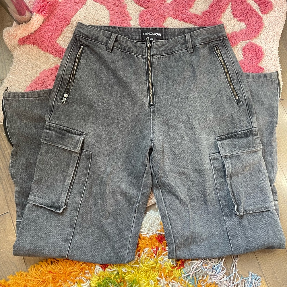 Fashion Nova baggy denim cargo pants